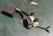 Load image into Gallery viewer, BF 20 15 hp Honda PTT POWER TILT RELAY 38555-ZY1-871 four stroke 2003-up
