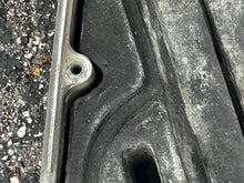 Lade das Bild in den Galerie-Viewer, LOCAL PICK UP: 200 - 300 hp Evinrude E-tec LOWER SIDE COVER SET 25” 5005932 0350875 5005206 0350881 Two Stroke
