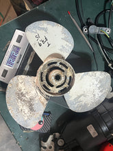 Cargar imagen en el visor de la galería, t 9.9 hp Yamaha PROPELLER 3X11-3/4&quot;X9-1/4&quot;-R) 6G8-45947-00-EL four stroke 1994-2006 T9.9ELRT
