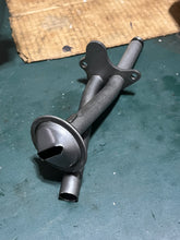 Lade das Bild in den Galerie-Viewer, BF 50 40 hp Honda 15220-ZV5-000 OIL STRAINER 1998-2007 four stroke
