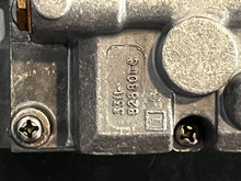 Lade das Bild in den Galerie-Viewer, 225 hp Mercury CARBURETOR SET WMV-7 3327-828273A1 828273A2 828273A3 two stroke 3.0
