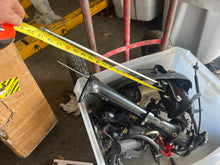 Lade das Bild in den Galerie-Viewer, DF 2.5 hp Suzuki 20” GEAR CASE ASSY 55110-97J51-YAY DRIVESHAFT 57111-97J20 PROP HOUSING 56120-97J50-YAY PROPELLER 58110-97JA0-019 four stroke 2024
