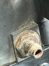 Cargar imagen en el visor de la galería, 200 225 250 300 HP Evinrude Etec 5006063 FLOAT CHAMBER vst Two Stroke
