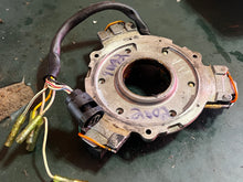 Load image into Gallery viewer, 90 80 hp Tohatsu Nissan COIL PLATE 3B7061030 stator 2002 two stroke 3B7061231 3B7061200 90A2 M80A
