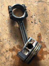 Lade das Bild in den Galerie-Viewer, 40 30 hp Mercury EFI PISTON STANDARD 893524T07 CONNECTING ROD 856065T1 four stroke 3 cylinder 2005
