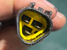 Load image into Gallery viewer, 115 130 hp Yamaha TRIM SWITCH  6R3-82563-00-00 6R3-01 two stroke
