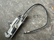 Lade das Bild in den Galerie-Viewer, 350 hp Mercury Verado SIDE LATCH ASSY 888974A02 CABLE 8M0080491 FOUR STROKE 200-400 hp compatible
