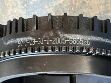 Lade das Bild in den Galerie-Viewer, 175 150 135 115 hp Ficht Evinrude FLYWHEEL 3010734 0586526 two stroke 2000-2005

