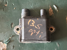 Load image into Gallery viewer, 135 150 200 225 hp Mercury IGNITION COIL 3-pin 850277 two stroke OPTIMAX
