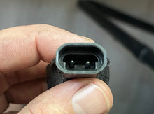Load image into Gallery viewer, 225 200 hp Mercury Optimax AIR INJECTOR black 884595A01 8M0065916 8M6001743 8M6001743 two stroke DFI - compatible with some 150 175 200 PRO XS
