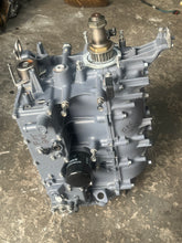 Lade das Bild in den Galerie-Viewer, f 115 hp Yamaha mercury CYLINDER BLOCK with rotating assembly 68V-W009B-03-1S CRANKCASE 68V-15100-01-1S four stroke 2000-2003
