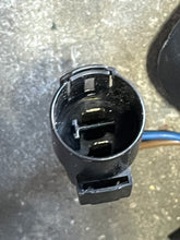 Load image into Gallery viewer, 250 225 200 hp Yamaha RESISTOR 65L-85370-00-00 COVER &amp; BRACKET two stroke ox66 1997-2005
