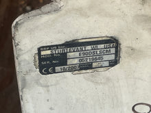 Lade das Bild in den Galerie-Viewer, 90 hp Evinrude E-tec 20” MIDSECTION sl SWIVEL 0434691 STEERING ARM 5001766 5009550 exhaust housing 0351234 adaptor 0350834 two stroke 2004-2012
