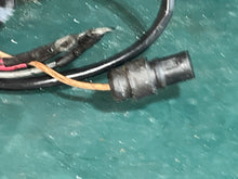 Lade das Bild in den Galerie-Viewer, PARTS ONLY 25 35 hp Johnson Evinrude 0586044 MOTOR CABLE electrical harness 1997-2003 3 cylinder two stroke
