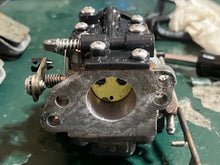 Load image into Gallery viewer, 25 35 HP OMC Johnson Evinrude CARBURETOR SET two stroke 3 cylinder 1996-2001 0438272 438272 0438273 438273 436351 0436351
