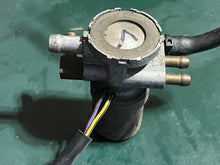 Cargar imagen en el visor de la galería, 175 210 hp Mercury XR2 cold start CHOKE SOLENOID 831995 Two Stroke Sportjet
