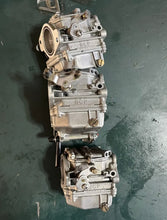 Load image into Gallery viewer, 90 75 hp Yamaha carburetor set 6H107 two stroke 1992-2003 without linkages 6H1-14302-07-00 6H1-14301-07-00 6H1-14303-07-00
