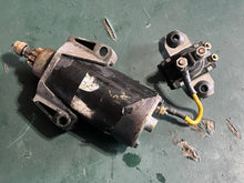 Cargar imagen en el visor de la galería, 25 20 hp Mercury STARTER MOTOR 893889T STARTER SOLENOID 850188T1 two stroke
