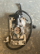 Load image into Gallery viewer, 30 25 15 hp Evinrude E-tec THROTTLE BODY 5007345 TPS 5006484 CRANKSHAFT SENSOR 0587014 two stroke 2017 compatible 2010-up AA AB AF
