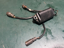 Cargar imagen en el visor de la galería, 70 - 235 hp Johnson Evinrude 582138 power pack cdi unit Two Stroke 0582138 1980-84
