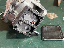 Lade das Bild in den Galerie-Viewer, 6 8 HP Yamaha carburetor with fuel pump 1984-2003 TWO STROKE 6G1-24412-01-00 6G1-14301-01-00
