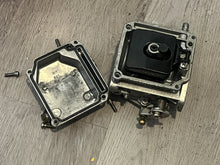 Cargar imagen en el visor de la galería, 90 75 hp Yamaha CARBURETOR 3 bottom 6H1-14303-07-00 TWO STROKE 1992-2003
