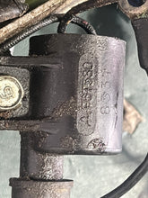 Lade das Bild in den Galerie-Viewer, 50 40 hp Yamaha Two Stroke STARTING MOTOR ASSY 1994-2007 6F5-81800-11-00, STARTER RELAY 6G1-81941-10-00, BRACKET 6H4-81822-02-98, RECTIFIER &amp; REGULATOR 2000-2008 6H2-81960-10-00, IGNITION COILS
