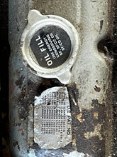 Cargar imagen en el visor de la galería, 5.0 5.7 Liter OMC 1989 cylinder heads 3853852 985431 Valve Cover 0986748 volvo
