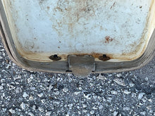 Lade das Bild in den Galerie-Viewer, 15 9.9 hp Johnson Evinrude motor ENGINE COVER 0392784 0391842 two stroke 1983
