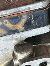 Cargar imagen en el visor de la galería, sold local nov25-2025——15 HP Yamaha CARBURETOR Assy 1 6E7-14301-74-00 with FUEL PUMP two stroke 1984
