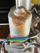 Load image into Gallery viewer, 85 90 75 hp Yamaha POWER TRIM &amp; TILT ASSY 6H1-43800-13-4D 6H1-13 two stroke 1994-1996 some 70 60 compatibility
