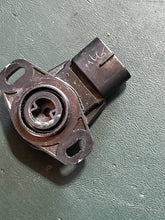 Load image into Gallery viewer, f 150 hp Yamaha THROTTLE POSITION SENSOR 6S1-85885-00-00 tps Four Stroke 2005-2020
