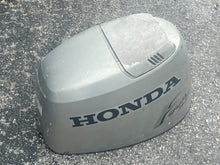 Lade das Bild in den Galerie-Viewer, BF 50 40 hp Honda 63100-ZW4-H01ZA ENGINE COVER NH282MU top cowl 2005
