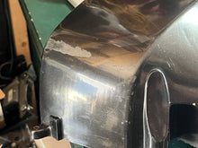 Lade das Bild in den Galerie-Viewer, sold july2025—-DF 40 50 hp Suzuki side cover set 61810-87810-0EP SET, 61821-87J01-0EP 61821-87J01-0EP four stoke 1999-2010 evinrude numbers 5032810 5032811
