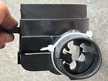 Cargar imagen en el visor de la galería, 115 hp Mercury Optimax BOTTOM COWL BRACKET 8M0000484 8M0000504 GROMMET 8M0006618 Two Stroke 3 Cylinder DFI 2008

