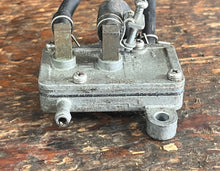 Charger l'image dans la galerie, DT 8 hp Suzuki FUEL PUMP 15100-98610 two stroke 1999 4 6 5 hp 1988-2002
