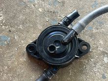 Lade das Bild in den Galerie-Viewer, DF 2.5 hp Suzuki FUEL PUMP 15100-97J00 four stroke 2024 2012-up
