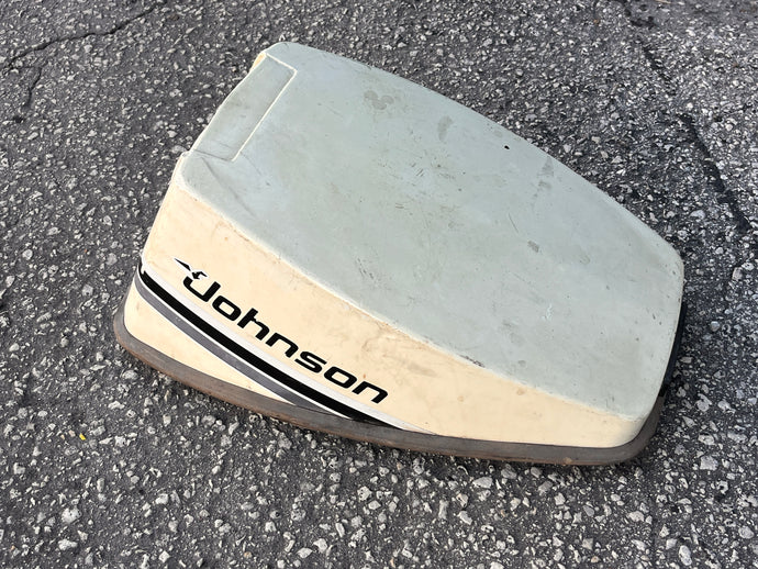 15 9.9 hp Johnson Evinrude motor ENGINE COVER 0392784 0391842 two stroke 1983