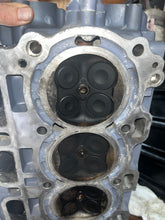 Load image into Gallery viewer, f 115 hp Yamaha 2003 Cylinder Head 68V-11110-00-94 four stroke 2000-2011 68V-W009A-01-1S
