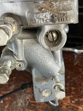 Load image into Gallery viewer, 85 90 75 hp Yamaha POWER TRIM &amp; TILT ASSY 6H1-43800-13-4D 6H1-13 two stroke 1994-1996 some 70 60 compatibility

