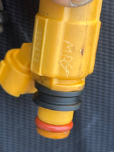 Lade das Bild in den Galerie-Viewer, sold local may2025——f 150 hp Yamaha FUEL INJECTOR orange 63P-13761-00-00 CDH275 four stroke 2004-2010 cleaned
