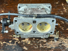 Cargar imagen en el visor de la galería, 150 hp Mercury 1374-5427-C Carburetor Set .096 jets with linkage piece v6 two stroke
