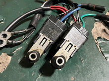 Lade das Bild in den Galerie-Viewer, 125 115 100 hp Mercury TRIM HARNESS 84-819514A15 848M0092077 two stroke
