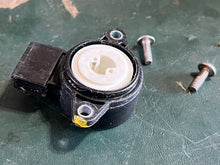 Cargar imagen en el visor de la galería, f 90 75 hp Yamaha intake THROTTLE SENSOR 6C5-85885-00-00 four stroke 2005-2017 some compatibility 50 60 70 115 hp
