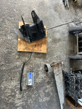 Lade das Bild in den Galerie-Viewer, 30 25 hp Mercury LOWER UNIT ASSY 825132T23 gearcase 8M0187015 346Q600006 four stroke EFI
