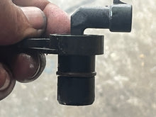 Lade das Bild in den Galerie-Viewer, 350 hp Mercury Verado CAMSHAFT POSITION SENSOR 8M0011987 four stroke 135 - 400 hp
