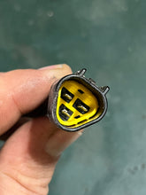 Lade das Bild in den Galerie-Viewer, f 150 175 200 225 hp Yamaha TRIM TILT SWITCH 704-82563-42-00 69J-82563-01-00 four stroke 2015-2024 some compatibility 25 40 50 60 70 115 130 225 300 hp
