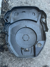 Lade das Bild in den Galerie-Viewer, f 200 225 hp Mercury Yamaha FLYWHEEL COVER 888303T 69J-81337-00-00 four stroke 2002-10 yamamerc
