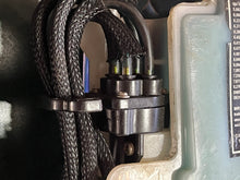 Lade das Bild in den Galerie-Viewer, 25 15 hp Evinrude E-tec OIL TANK 5007897 PUMP &amp; MANIFOLD 5007898 OIL LEVEL 0352874 CAP 5007256 two stroke 2009-up
