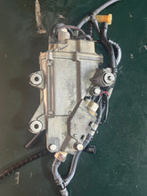 Load image into Gallery viewer, f 225 200 hp Yamaha 69J-24410-00-00 FUEL PUMP ASSY69J-14181-00-00 FLOAT CHAMBER BODY, 69J-14182-10-00 FLOAT COVER, vst Four Stroke TESTED 225 hp
